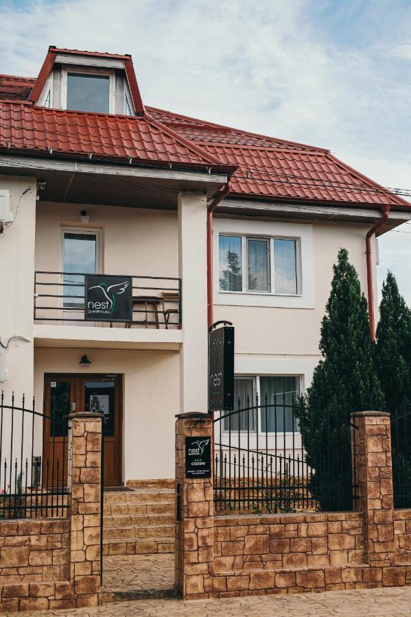 Nest Guesthouse دروبيتا تورنو سيفيرين المظهر الخارجي الصورة