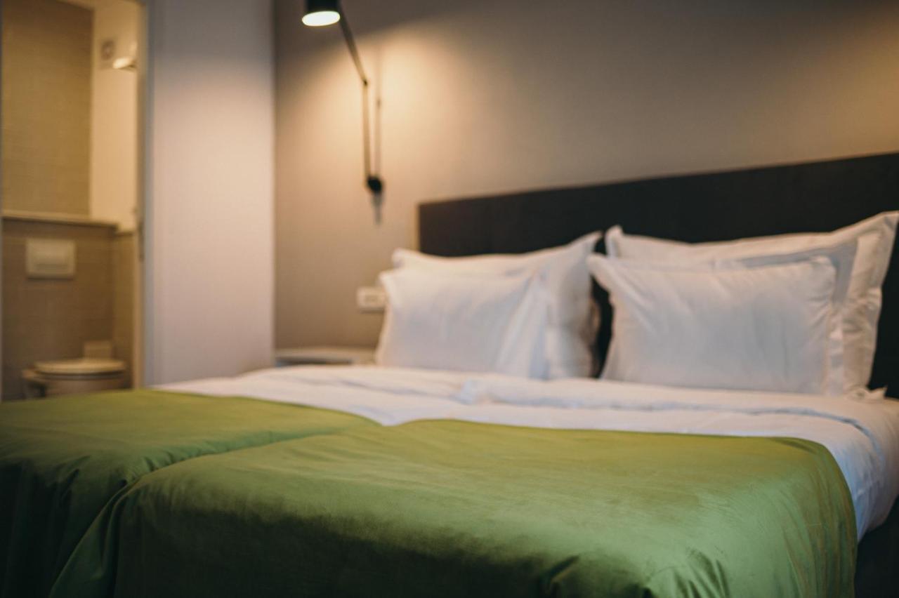 Nest Guesthouse دروبيتا تورنو سيفيرين المظهر الخارجي الصورة