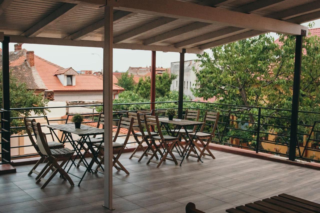 Nest Guesthouse دروبيتا تورنو سيفيرين المظهر الخارجي الصورة