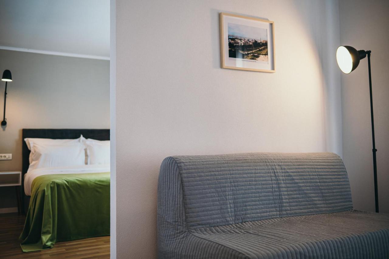 Nest Guesthouse دروبيتا تورنو سيفيرين المظهر الخارجي الصورة
