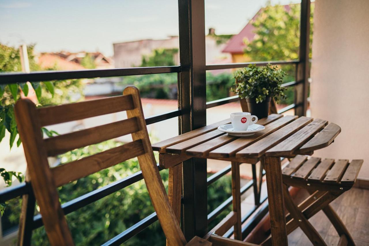 Nest Guesthouse دروبيتا تورنو سيفيرين المظهر الخارجي الصورة