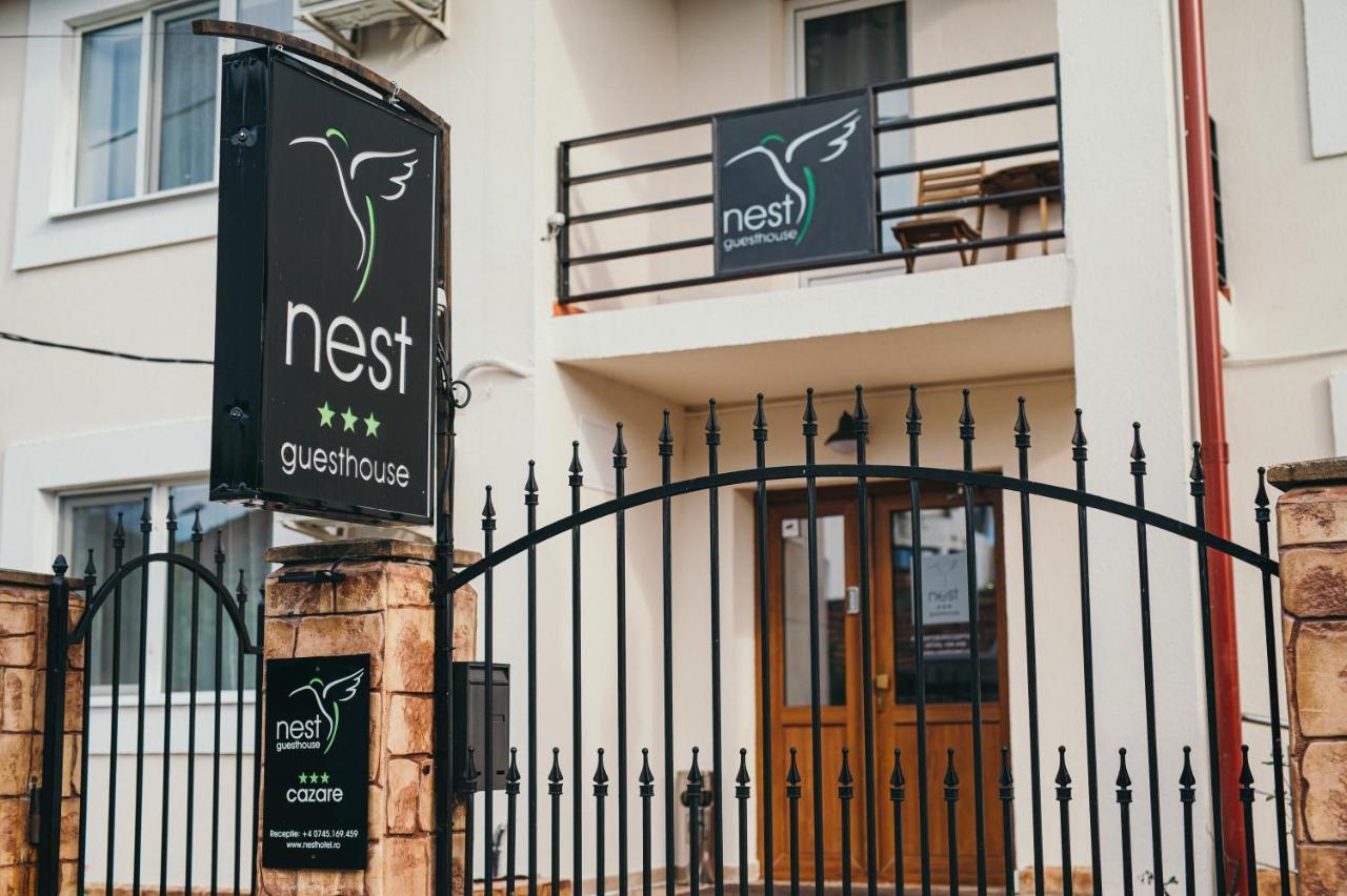 Nest Guesthouse دروبيتا تورنو سيفيرين المظهر الخارجي الصورة