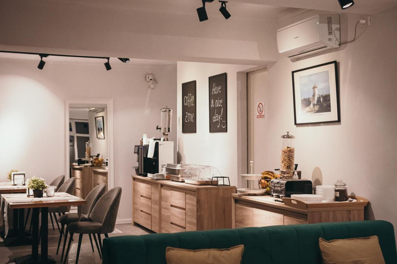 Nest Guesthouse دروبيتا تورنو سيفيرين المظهر الخارجي الصورة