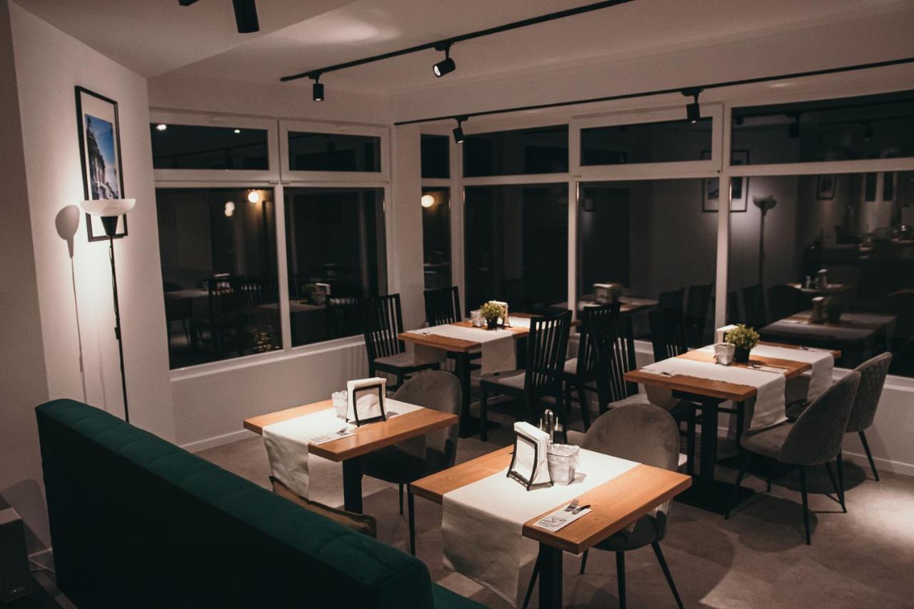 Nest Guesthouse دروبيتا تورنو سيفيرين المظهر الخارجي الصورة